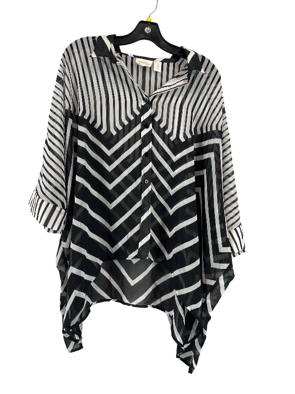 Black & White Top Short Sleeve Chicos, Size 3